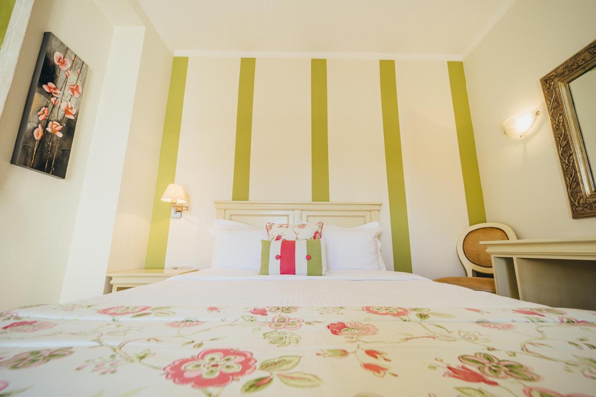 To Spiti Tis Sofias Hotel Kastoria Bagian luar foto